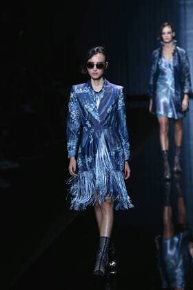 (160923) -- MILAN, Sept. 23, 2016 -- A model presents a creation at Giorgio Armani fashion show during Milan Fashion Week Spring Summer 2017 in Milan, Italy, Sept. 23, 2016. )(cl) ITALY-MILAN-FASHION WEEK-GIORGIO ARMANI JinxYu 