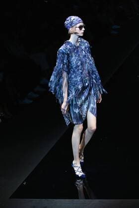 (160923) -- MILAN, Sept. 23, 2016 -- A model presents a creation at Giorgio Armani fashion show during Milan Fashion Week Spring Summer 2017 in Milan, Italy, Sept. 23, 2016. )(cl) ITALY-MILAN-FASHION WEEK-GIORGIO ARMANI JinxYu 