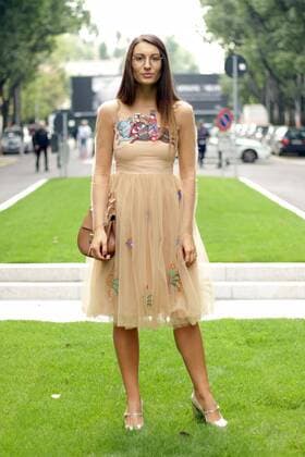 Street Style Outside The Armani Runway Show During The Milan Fashion Week Womenswear Spring-Summer 2017  Copyright: xPaoloxDilettox