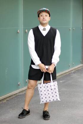 Yuto Hirae posing outside the Etro Runway Show During The Milan Fashion Week Womenswear Spring Summer 2017  Copyright: xPaoloxDilettox