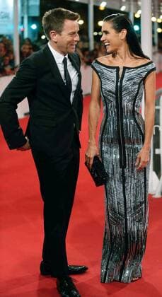 US actress Jennifer Connelly (R) and British actor and producer Ewan McGregor arrive at the presentation of the film American Pastoral during the 64th International Cinema Festival of San Sebastian, Basque Country, Spain, 23 September 2016. INTERNATIONAL CINEMA FESTIVAL OF SAN SEBASTIAN !ACHTUNG: NUR REDAKTIONELLE NUTZUNG!  SSB001 20160924-636102732501214819