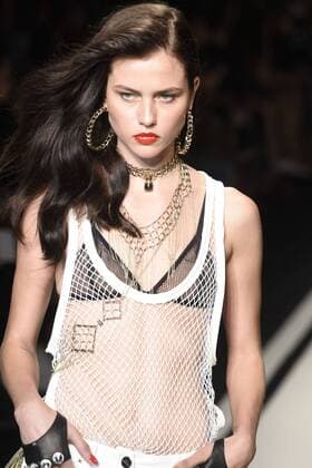 Mailand Fashion Week - Elisabetta Franchi Modenschau Milan Fashion Week, Women Spring Summer 2017. Milano, Moda Donna, Primavera Estate 2017. Elisabetta Franchi catwalk Pictured: model  Copyright: xSimonaxChiocciaxSickix