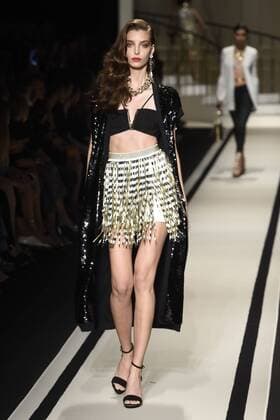 Mailand Fashion Week - Elisabetta Franchi Modenschau Milan Fashion Week, Women Spring Summer 2017. Milano, Moda Donna, Primavera Estate 2017. Elisabetta Franchi catwalk Pictured: model  Copyright: xSimonaxChiocciaxSickix