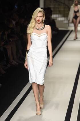 Mailand Fashion Week - Elisabetta Franchi Modenschau Milan Fashion Week, Women Spring Summer 2017. Milano, Moda Donna, Primavera Estate 2017. Elisabetta Franchi catwalk Pictured: model  Copyright: xSimonaxChiocciaxSickix