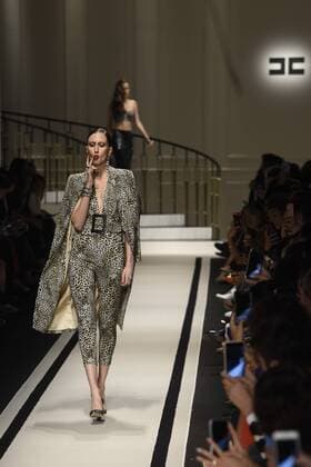 Mailand Fashion Week - Elisabetta Franchi Modenschau Milan Fashion Week, Women Spring Summer 2017. Milano, Moda Donna, Primavera Estate 2017. Elisabetta Franchi catwalk Pictured: model  Copyright: xSimonaxChiocciaxSickix