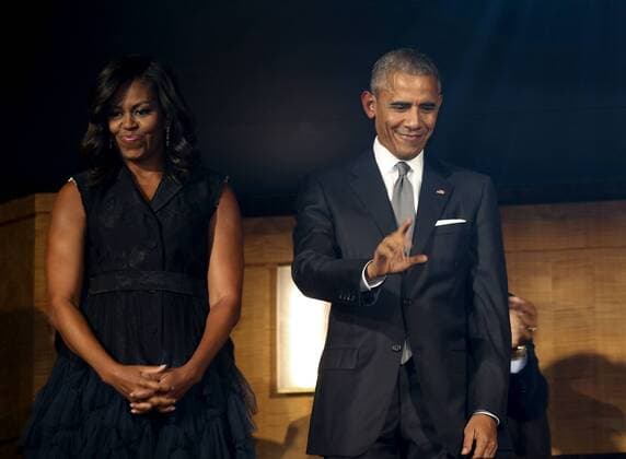 Eröffnung des Smithsonian Museums für Afro-Amerikanische Musik in Washington US President Barack Obama and First Lady Michelle Obama attend a performance at the Kennedy Center called Taking the Stage; African American Music and Stories that Changed America, an event celebrating the opening of the Smithsonian National Museum of African American History and Culture, September 23, 2016, Washington, DC. Pool photo by Aude Guerrucci  WAX20160923215 AUDExGUERRUCCI