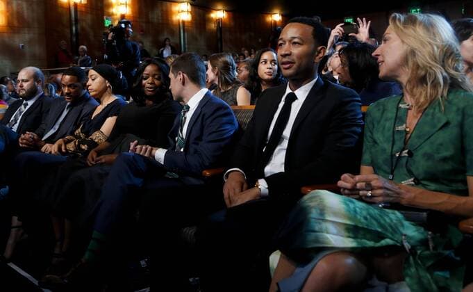 Eröffnung des Smithsonian Museums für Afro-Amerikanische Musik in Washington September 23, 2016 - Washington, District of Columbia, United States of America - Actor Will Smith (2L) and singer John Legend (2R) attend a performance at the Kennedy Center called Taking the Stage; African American Music and Stories that Changed America, an event celebrating the opening of the Smithsonian National Museum of African American History and Culture, September 23, 2016, Washington, DC. US President Barack Obama and First Lady Michelle Obama (unseen) also attend the event..Credit: Pool via CNP Washington United States of America - ZUMAs152
