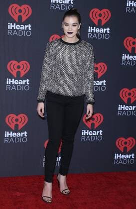 September 23, 2016 - Las Vegas, NV, United States - 23 September 2016 - Las Vegas, NV - Hailee Steinfeld. 2016 iHeart Radio Music Festival Photo Room at T-Mobile Arena. Photo Credit: MJT AdMedia Las Vegas United States - ZUMAa123