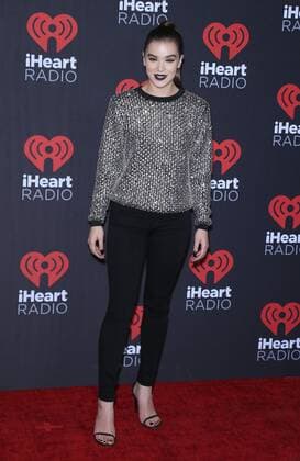 September 23, 2016 - Las Vegas, NV, United States - 23 September 2016 - Las Vegas, NV - Hailee Steinfeld. 2016 iHeart Radio Music Festival Photo Room at T-Mobile Arena. Photo Credit: MJT AdMedia Las Vegas United States - ZUMAa123
