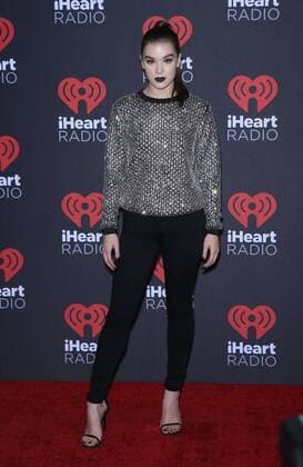 September 23, 2016 - Las Vegas, NV, United States - 23 September 2016 - Las Vegas, NV - Hailee Steinfeld. 2016 iHeart Radio Music Festival Photo Room at T-Mobile Arena. Photo Credit: MJT AdMedia Las Vegas United States - ZUMAa123