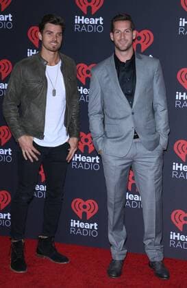 September 23, 2016 - Las Vegas, NV, United States - 23 September 2016 - Las Vegas, NV - Chase McNary, Robby Hayes. 2016 iHeart Radio Music Festival Photo Room at T-Mobile Arena. Photo Credit: MJT AdMedia Las Vegas United States - ZUMAa123