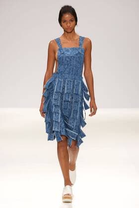 September 24, 2016 - London, England, United Kingdom - A model walks the runway at the Apu Jan Spring Summer 17 collection at London Fashion Week 2017, on September 16th in London, United Kingdom. London United Kingdom  - ZUMAn230