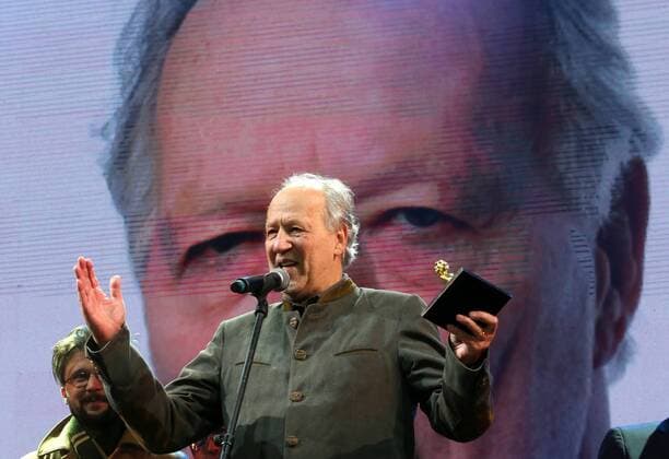 Werner Herzog wird in St. Petersburg ausgezeichnet ST PETERSBURG, RUSSIA - SEPTEMBER 23, 2016: German screenwriter and film director Werner Herzog speaks at the opening of the 2016 Message to Man International Film Festival in Palace Square. Alexander Demianchuk TASS  TS0323AF