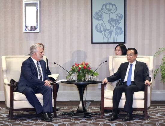 (160923) -- MONTREAL, Sept. 23, 2016 -- Chinese Premier Li Keqiang (R) meets with Quebec Premier Philippe Couillard in Montreal, Canada, Sept. 23, 2016. ) (wx) CANADA-MONTREAL-CHINESE PREMIER-MEETING PangxXinglei 