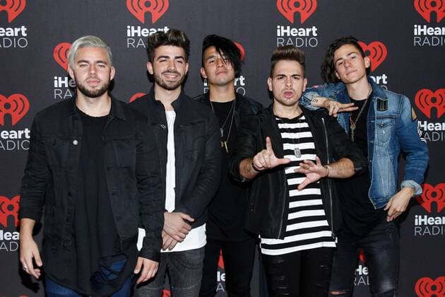 Latin band Los 5 arrives for the iHeartRadio Music Festival at the T-Mobile Arena in Las Vegas, Nevada on September 23, 2016.  LVP2016092302 JAMESxATOA