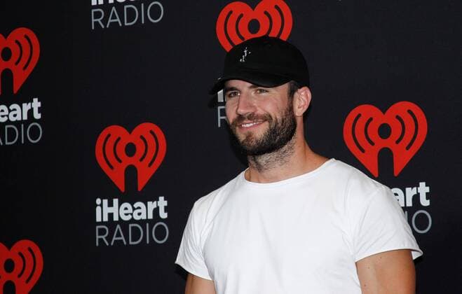 Country singer Sam Hunt arrives for the iHeartRadio Music Festival at the T-Mobile Arena in Las Vegas, Nevada on September 23, 2016.  LVP2016092312 JAMESxATOA