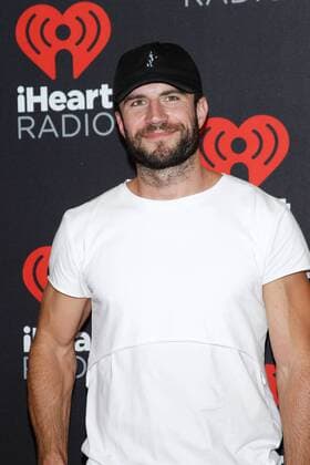 Country singer Sam Hunt arrives for the iHeartRadio Music Festival at the T-Mobile Arena in Las Vegas, Nevada on September 23, 2016.  LVP2016092314 JAMESxATOA