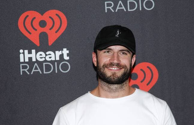 Country singer Sam Hunt arrives for the iHeartRadio Music Festival at the T-Mobile Arena in Las Vegas, Nevada on September 23, 2016.  LVP2016092315 JAMESxATOA