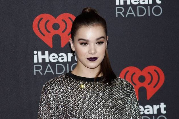 Actress and singer Hailee Steinfeld arrives for the iHeartRadio Music Festival at the T-Mobile Arena in Las Vegas, Nevada on September 23, 2016.  LVP2016092384 JAMESxATOA