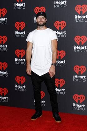 Country singer Sam Hunt arrives for the iHeartRadio Music Festival at the T-Mobile Arena in Las Vegas, Nevada on September 23, 2016.  LVP2016092313 JAMESxATOA