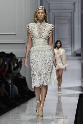 Milan Fashion Week, Women Spring Summer 2017. Milano, Moda Donna, Primavera Estate 2017. ERMANNO SCERVINO catwalk Pictured: model  Copyright: xRiccardoxGiordanoxSickix
