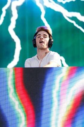 Andrew Taggart of The Chainsmokers performs at the iHeartRadio Daytime Village Concerts in Las Vegas, Nevada on September 24, 2016.  LVP2016092463 JAMESxATOA