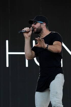 Country singer Sam Hunt performs at the iHeartRadio Daytime Village Concerts in Las Vegas, Nevada on September 24, 2016.  LVP2016092471 JAMESxATOA