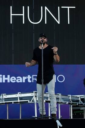 Country singer Sam Hunt performs at the iHeartRadio Daytime Village Concerts in Las Vegas, Nevada on September 24, 2016.  LVP2016092470 JAMESxATOA