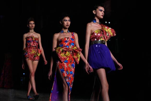 MILAN, Sept. 24, 2016 -- Models walks the runway during the Leitmotiv fashion show as part of Milan Fashion Week Spring Summer 2017 in Milan, Italy, on Sept. 24, 2016. (multiple exposure) ) (axy) ITALY-MILAN-FASHION WEEK-LEITMOTIV JinxYu 