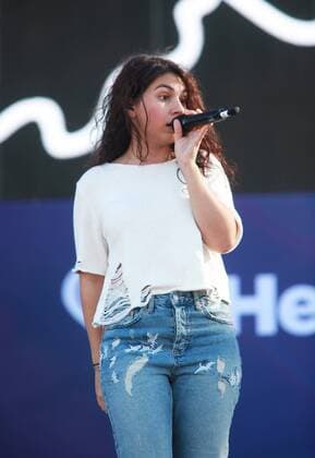 Las Vegas, Nevada, United States of America - Singer songwriter Alessia Cara performs during the iHeartRadio Music Festival Daytime Village on September 24, 2016 at the Las Vegas Village in Las Vegas, Nevada. Las Vegas United States of America - ZUMAt114