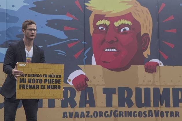 Bilder des Tages Anti-Trump Kundgebung in Mexiko September 25, 2016 - Mexico - EUM20160925SOC04.JPG.CIUDAD DE MEXICO Society Sociedad-Anti Donald Trump.- Ciudadanos estadounidenses radicados en Mexico se reunen en el Ãngel de la Independencia para llamar a sus connacionales a evitar votar por el candidato republicano a la presidencia de Estados Unidos, Donald Trump, este domingo 25 de septiembre de 2016. Foto: Agencia EL UNIVERSAL Cristopher Rogel Blanqet EVZ Mexico  - ZUMAu78_