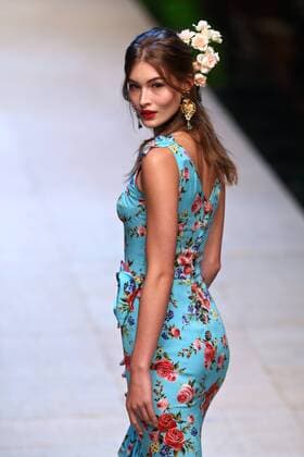 Mailand Fashion Week - Dolce & Gabbana (160926) -- MILAN, Sept. 25, 2016 -- A model walks the runway during the Dolce&Gabbana fashion show as part of Milan Fashion Week Spring Summer 2017 in Milan, Italy, on Sept 25, 2016. ) (lrz) ITALY-MILAN-FASHION WEEK-DOLCE&GABBANA JinxYu 