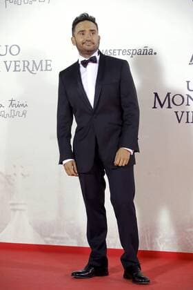 Spanish filmmaker Juan Antonio Bayona poses as he arrives at the Royal Theater, for the premiere of his film Un monstruo viene a verme (A monster comes to see me), that has just been presented at the Internaitional Cinema Festival of San Sebastian, in Madrid, Madrid s Community, Spain, 26 September 2016. EFE JuanJo Martin PREMIERE OF THE FILM UN MONSTRUO VIENE A VERME IN MADRID !ACHTUNG: NUR REDAKTIONELLE NUTZUNG!  MAD001 20160926-636105257320951781