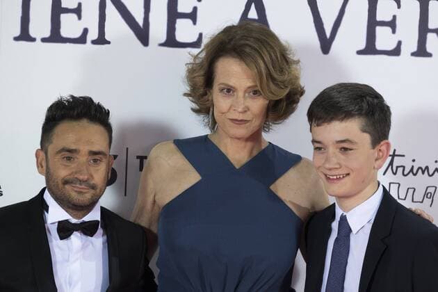 September 26, 2016 - Madrid, Spain - US actress Sigourney Weaver, Jose Antonio Bayona and British actor Lewis McDougall poses in photocall premiere o Un monstruo viene a verme (A monster comes to see me), in the Royal Theater Madrid,, Spain, 26 September 2016. Madrid Spain  - ZUMAn230