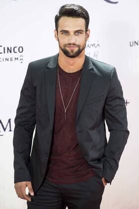 Jesus Castro during the premiere of the spanish film Un Monstruo Viene a Verme of J.A. Bayona at Teatro Real in Madrid. September 26, 2016.  (20160926019)