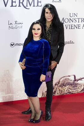 Alaska and Mario Vaquerizo during the premiere of the spanish film Un Monstruo Viene a Verme of J.A. Bayona at Teatro Real in Madrid. September 26, 2016.  (20160926054)