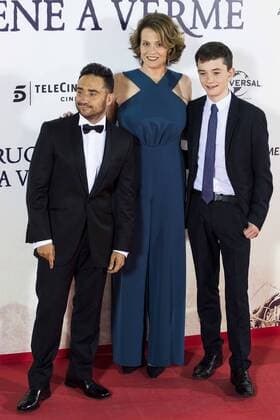 The director of the film J.A. Bayona, Sigourney Weaver and Lewis MacDougall during the premiere of the spanish film Un Monstruo Viene a Verme of J.A. Bayona at Teatro Real in Madrid. September 26, 2016.  (20160926101)