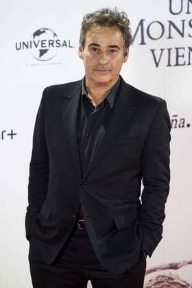 Eduard Fernandez during the premiere of the spanish film Un Monstruo Viene a Verme of J.A. Bayona at Teatro Real in Madrid. September 26, 2016.  (20160926121)
