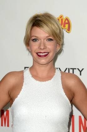 LOS ANGELES - SEP 26: Mary Elizabeth Ellis at the Masterminds Premiere at the TCL Chinese Theater on September 26, 2016 in Los Angeles, CA  Copyright: xHPAx