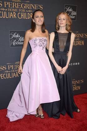 Ella Purnell und Lauren McCrostie bei der Premiere des Kinofilms Miss Peregrine s Home for Peculiar Children Die Insel der besonderen Kinder im Saks Fifth Avenue. New York, 26.09.2016 Foto:xD.xVanxTinex xFuturexImage