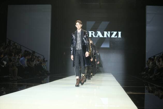 September 26, 2016 - Beijing, Beijing, China - Beijing, CHINA-September 25 2016:?(EDITORIAL?USE?ONLY.?CHINA?OUT) ..Chinese brand Zoranzi releases its spring summer creations at Beijing Fashion Week in Beijing,September 25, 2016. Beijing China  - ZUMAs145