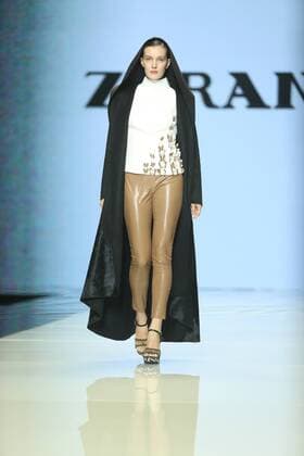 September 26, 2016 - Beijing, Beijing, China - Beijing, CHINA-September 25 2016:?(EDITORIAL?USE?ONLY.?CHINA?OUT) ..Chinese brand Zoranzi releases its spring summer creations at Beijing Fashion Week in Beijing,September 25, 2016. Beijing China  - ZUMAs145