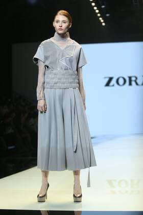 September 26, 2016 - Beijing, Beijing, China - Beijing, CHINA-September 25 2016:?(EDITORIAL?USE?ONLY.?CHINA?OUT) ..Chinese brand Zoranzi releases its spring summer creations at Beijing Fashion Week in Beijing,September 25, 2016. Beijing China  - ZUMAs145