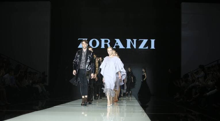 September 26, 2016 - Beijing, Beijing, China - Beijing, CHINA-September 25 2016:?(EDITORIAL?USE?ONLY.?CHINA?OUT) ..Chinese brand Zoranzi releases its spring summer creations at Beijing Fashion Week in Beijing,September 25, 2016. Beijing China  - ZUMAs145