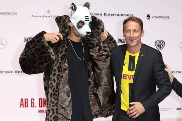 Cro und Wotan Wilke Möhring bei der Unsere Zeit ist jetzt Film Premiere am 27.09.2016 in Berlin Unsere Zeit ist jetzt Kino Premiere in Berlin 