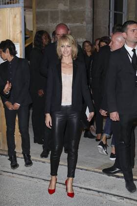 Amber Valletta CELEBRITIES : Ankunft zur Pret a Porter Modenschau von Yves Saint Laurent - Paris - 27 09 2016 GwendolineLeGoff Panoramic 
