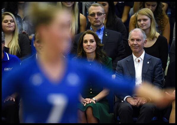 Royal Tour of British Columbia - Prinz William und Kate sehen Volleyball Demonstration in University of British Columbia Okanagan . 27 09 2016. Kelowna, Canada. Royal Tour of Canada-Day Four. Prince William, The Duke of Cambridge, accompanied by hie wife Catherine, The Duchess of Cambridge, visit a volleyball game at University of British Columbia UBC Okanagan Campus in Kelowna, on day four of their official tour of Canada.  xAndrewxParsonsx xi-Imagesx IIM-13519-0055