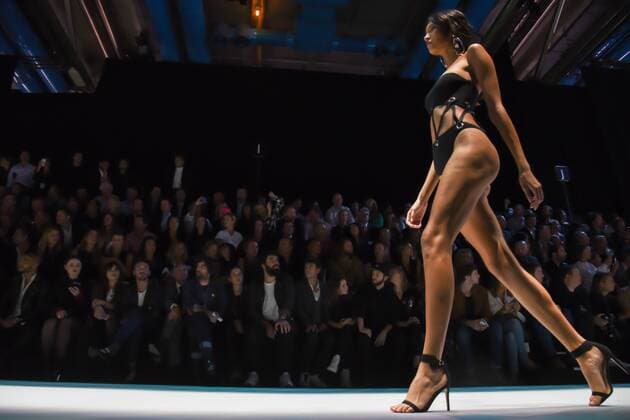 Paris Fashion Week - Etam Live Show im Centre Pompidou 211849 Serge Arnal Starface 2016-09-27 Paris France Paris Fashion Week. Show Etam pour les 100 ans de la marque. Défilé. Show Etam au Centre George Pompidou Paris. _sans_perso  Copyright: xSergexArnalx xStarfacex STAR_211849_004