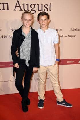 Jule Hermann und Ivo Pietzcker bei der Premiere des Kinoifilms Nebel im August im City Kino. München, 27.09.2016 Foto:xP.xSchönbergerx xFuturexImage
