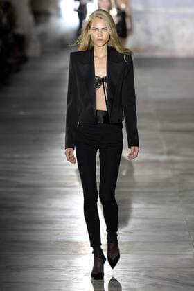 Paris Fashion Week - Saint Laurent 211871 Marineau Starface 2016-09-27 Paris France Paris Fashion week. Defile Saint Laurent Pret-a-porter printemps-ete 2017. Saint Laurent , spring -summer 2017 Paris, France Paris Fashion week. Defile Saint Laurent Ready to Wear Spring-summer 2017 Editorial Use Only Delevingne, Cara  Copyright: xMarineaux STAR_211871_021